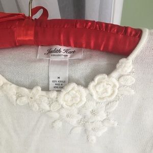 NWT embroidered sweater
